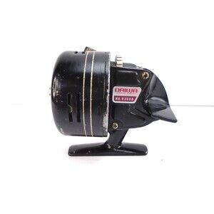 Vintage DIAWA 9300B Spin Cast Fishing Reel Closed Face Made in Japan